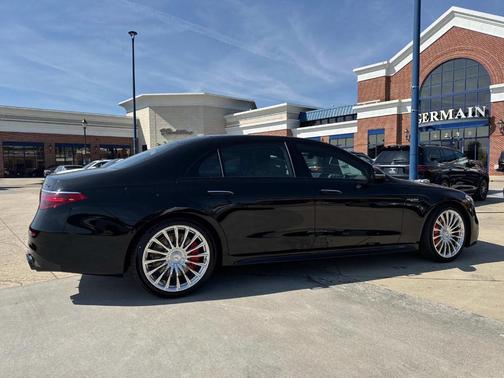 2025 Mercedes-Benz AMG S 63 E Base