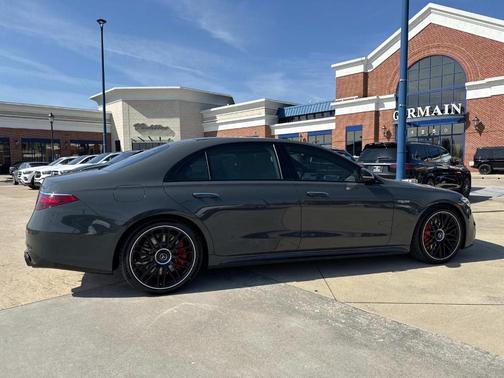 2025 Mercedes-Benz AMG S 63 E Base