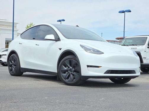 White 2025 Tesla Model Y Long Range