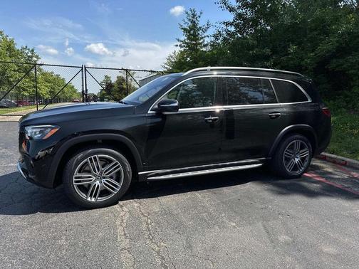 2025 Mercedes-Benz GLS 450 4MATIC