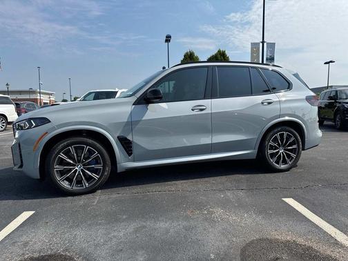 2024 BMW X5 M60i