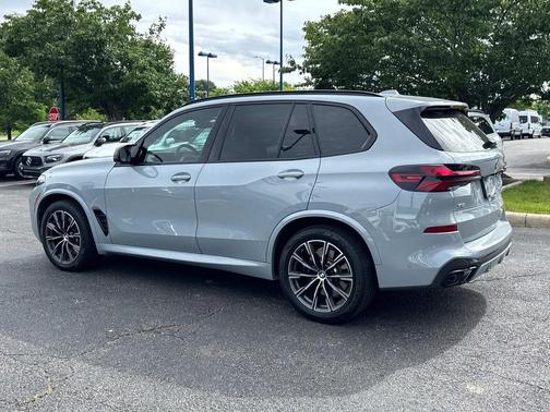2024 BMW X5 M60i