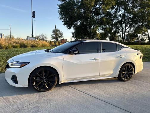 2021 Nissan Maxima SR