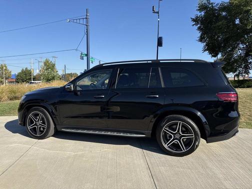 2026 Mercedes-Benz GLS 450 