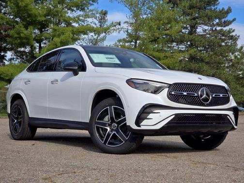 Moonlight White 2027 Mercedes-Benz GLC 300