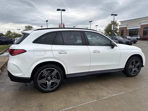 2026 Mercedes-Benz GLC 350e Base 4MATIC