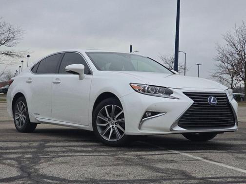 2017 Lexus ES 300h Base