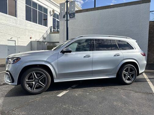 2025 Mercedes-Benz GLS 450 4MATIC