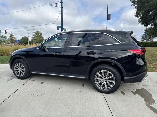 2025 Mercedes-Benz GLC 300 Base 4MATIC