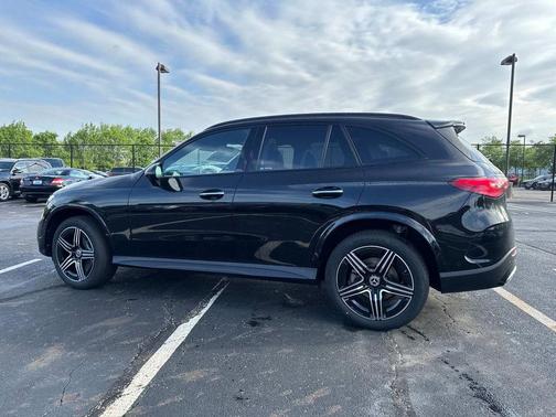 2025 Mercedes-Benz GLC 300 Base 4MATIC