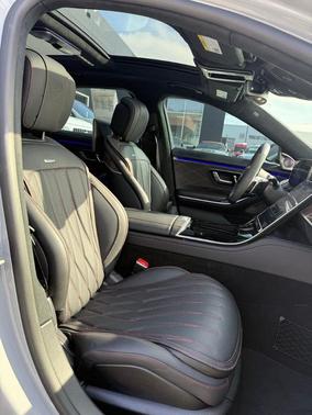 2024 Mercedes-Benz AMG S 63 E Base