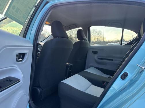 2014 Toyota Prius c Two