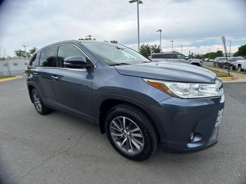 Shoreline Blue Pearl 2019 Toyota Highlander XLE