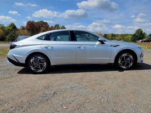 2026 Hyundai SONATA SEL