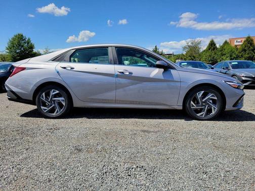 2025 Hyundai ELANTRA HEV Limited