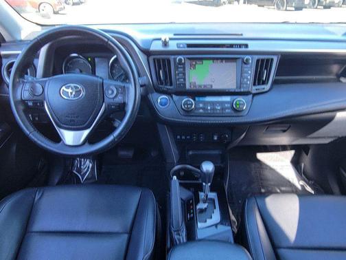 2017 Toyota RAV4 Hybrid SE