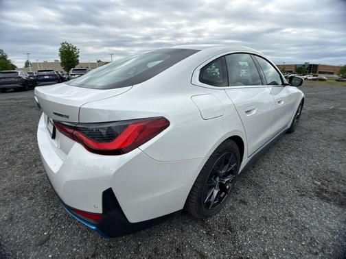 Mineral White Metallic 2022 BMW i4 Gran Coupe eDrive40