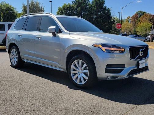 2019 Volvo XC90 T6 Momentum