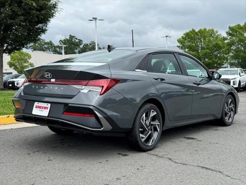 2025 Hyundai ELANTRA SEL
