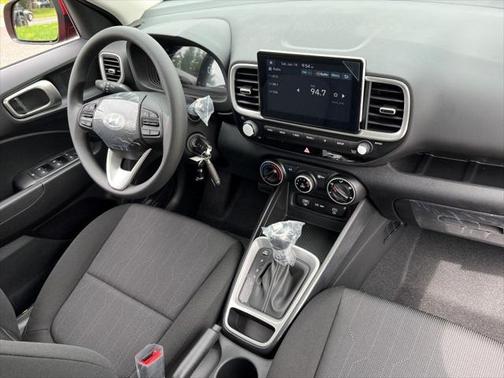 2025 Hyundai VENUE SE