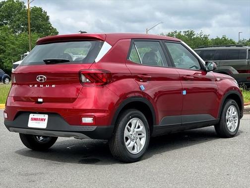 2025 Hyundai VENUE SE