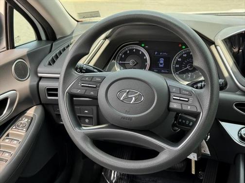 2022 Hyundai SONATA SE