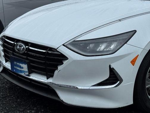2022 Hyundai SONATA SE