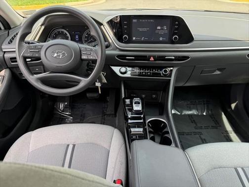 2022 Hyundai SONATA SE
