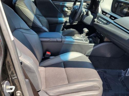 2019 Lexus ES 350 Base