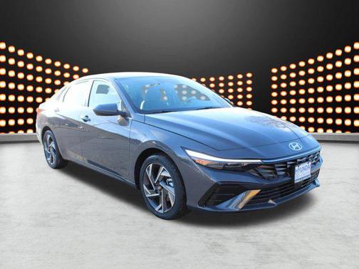 2025 Hyundai ELANTRA SEL