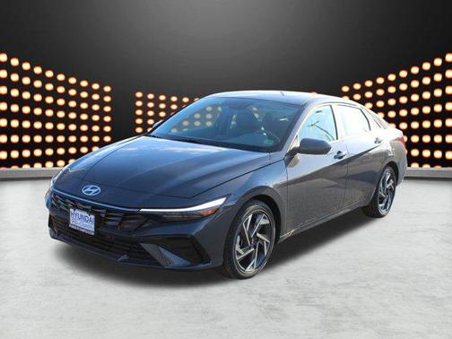 2025 Hyundai ELANTRA SEL