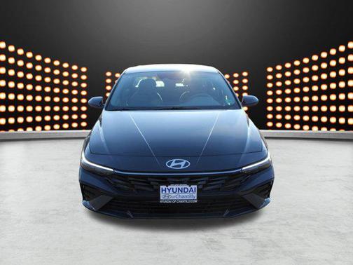 2025 Hyundai ELANTRA SEL