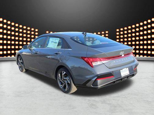 2025 Hyundai ELANTRA SEL