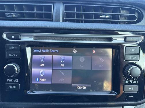 2016 Toyota Prius c Two