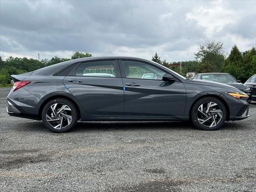 2025 Hyundai ELANTRA Sport