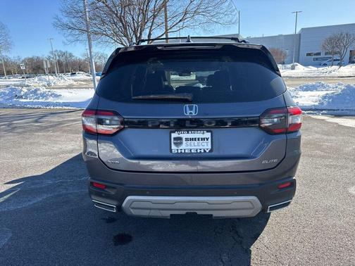 2023 Honda Pilot AWD Elite