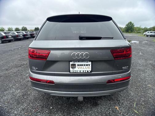 Graphite Gray Metallic 2017 Audi Q7 3.0T Premium