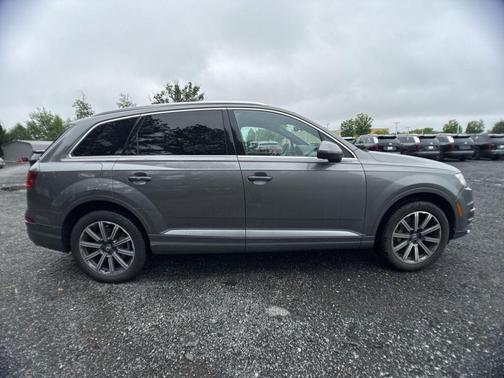 Graphite Gray Metallic 2017 Audi Q7 3.0T Premium