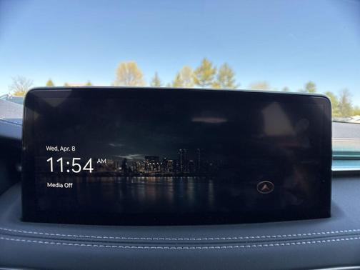 Uyuni White 2025 Genesis G70 2.5T AWD