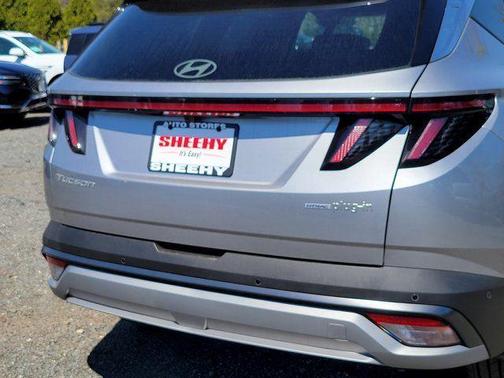 Shimmering Silver 2026 Hyundai TUCSON Plug-In Hybrid Limited