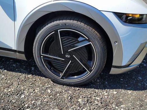Atlas White 2026 Hyundai IONIQ 5 Limited
