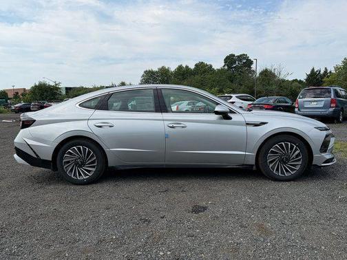 Aero Silver 2026 Hyundai SONATA Hybrid SE