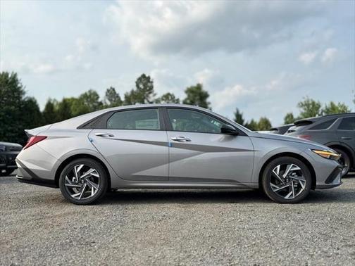2025 Hyundai ELANTRA Sport