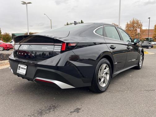 2025 Hyundai SONATA SE