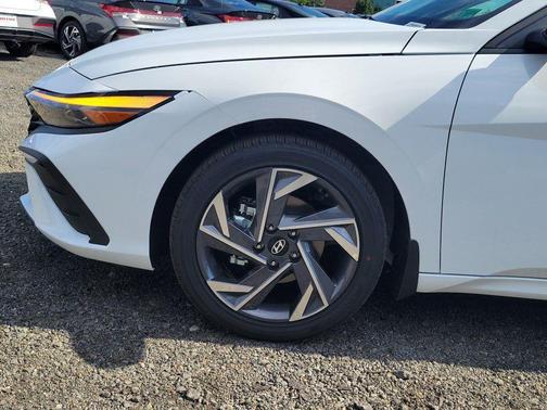 2025 Hyundai ELANTRA Sport
