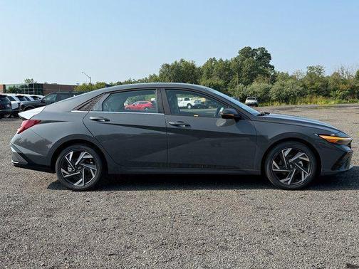Ecotronic Gray 2026 Hyundai ELANTRA Limited