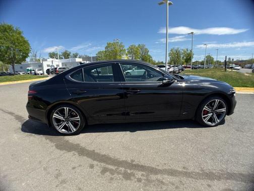 2025 Genesis G70 2.5T RWD