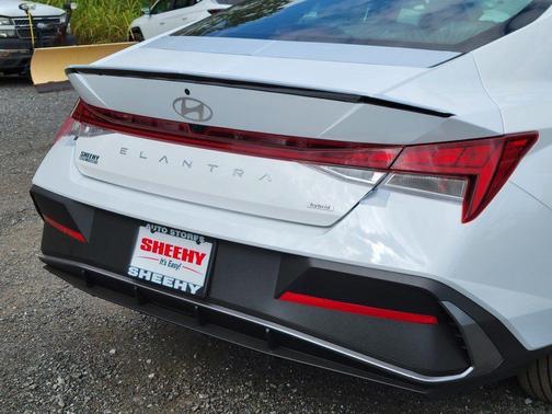 2025 Hyundai ELANTRA HEV SEL Sport