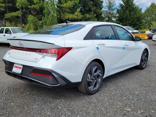 2025 Hyundai ELANTRA HEV SEL Sport