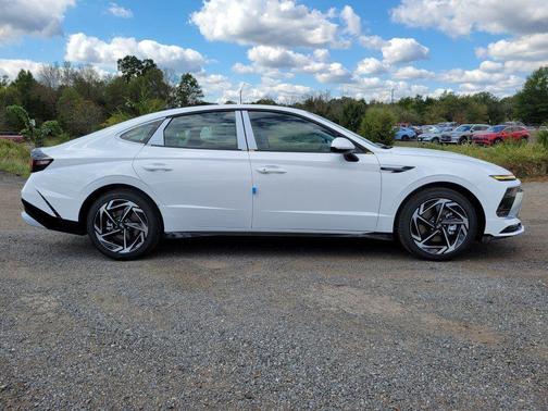 2026 Hyundai SONATA SEL